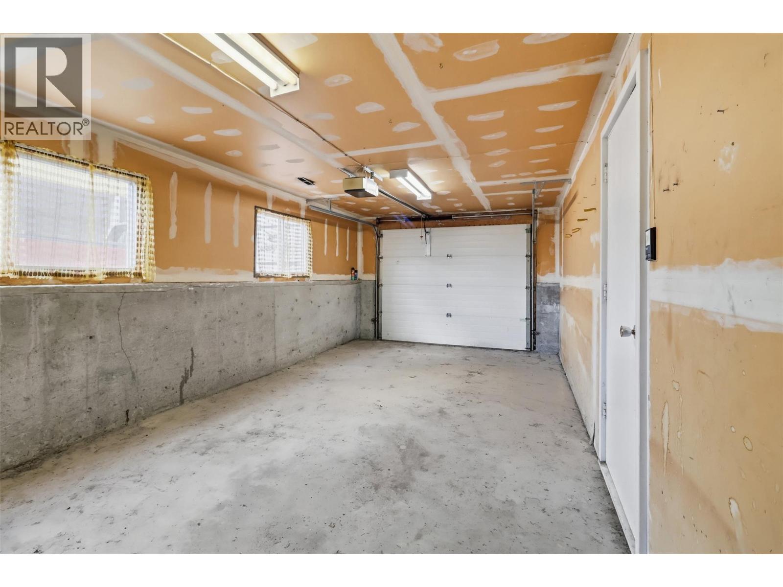 2563 Sandalwood Drive, Kamloops, British Columbia  V2B 6V3 - Photo 37 - 10380056