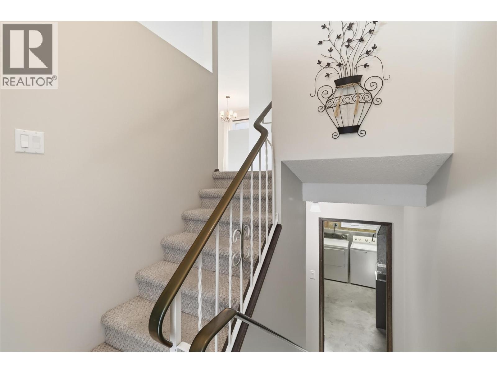 2563 Sandalwood Drive, Kamloops, British Columbia  V2B 6V3 - Photo 5 - 10380056