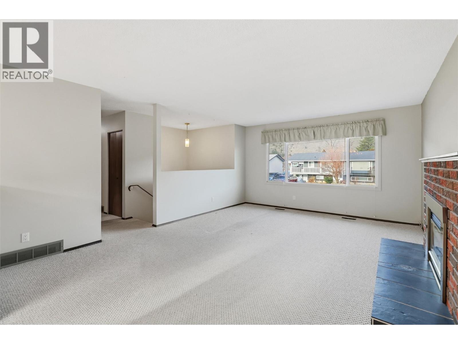 2563 Sandalwood Drive, Kamloops, British Columbia  V2B 6V3 - Photo 8 - 10380056
