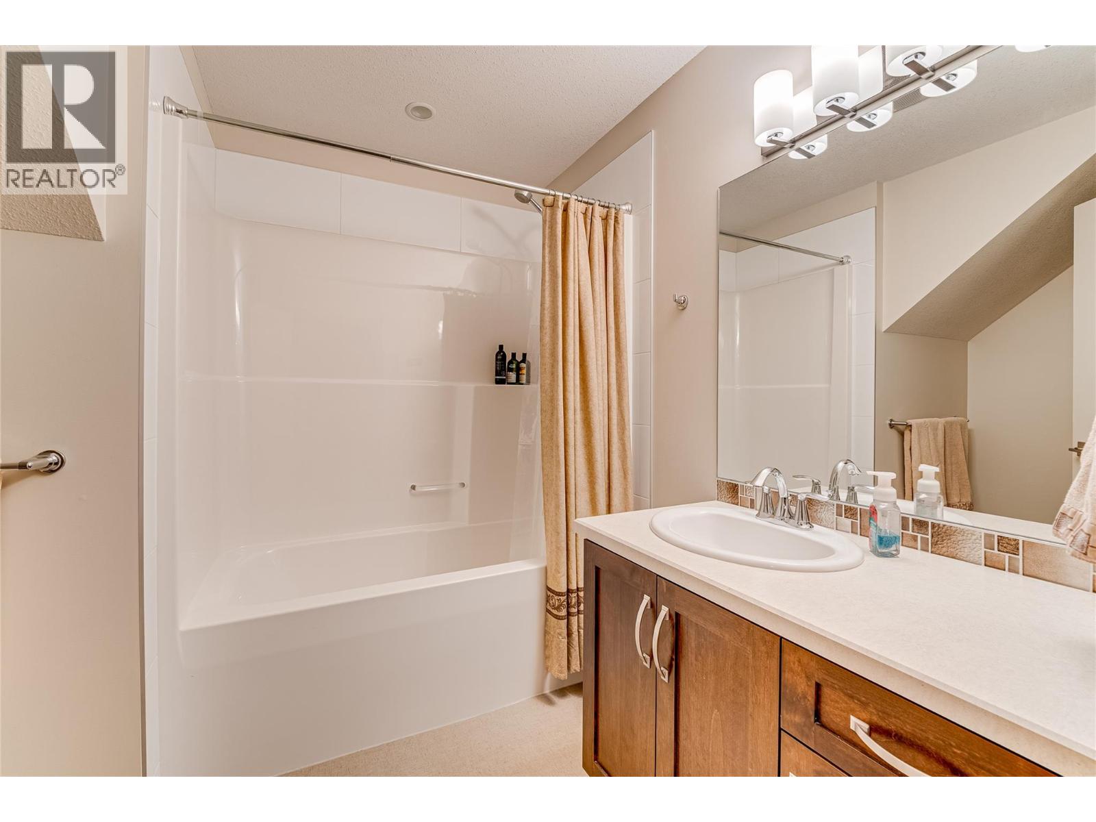 270 Grouse Avenue, Vernon, British Columbia  V1H 2A1 - Photo 30 - 10380205