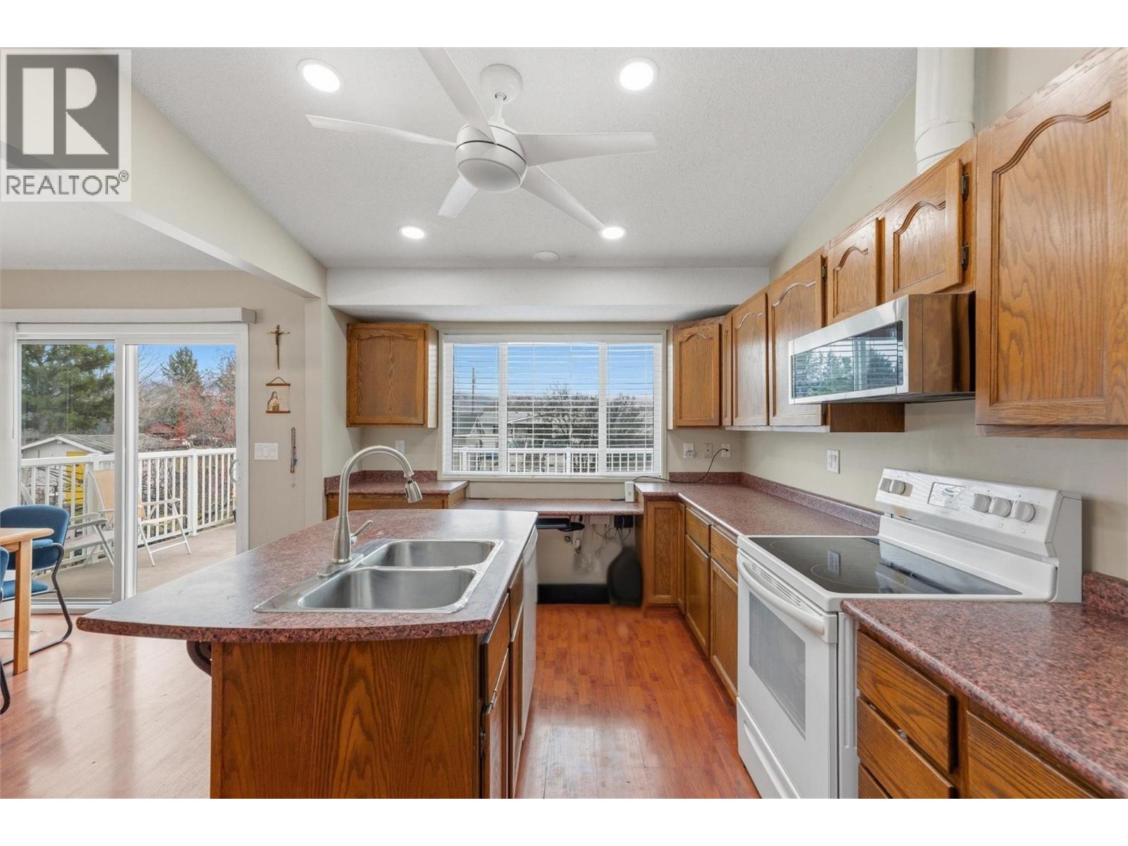1341 Springfield Road, Kelowna, British Columbia  V1Y 5Y2 - Photo 11 - 10379108
