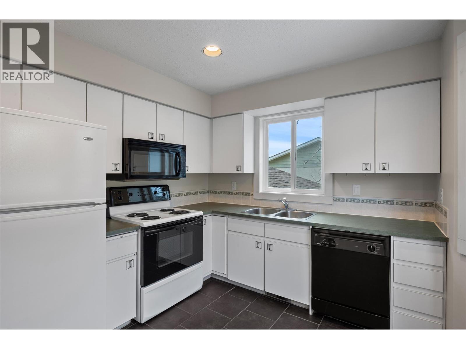 1748 North River Drive, Kamloops, British Columbia  V2B 7N7 - Photo 15 - 10379359