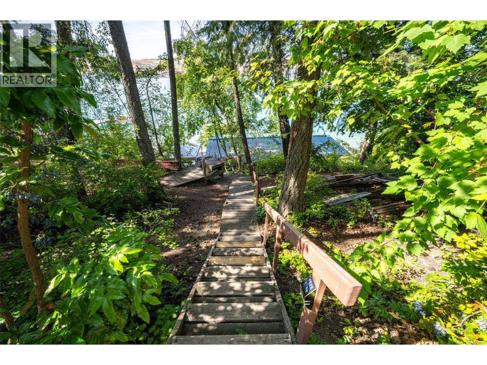 5799 Cosens Bay Road, Coldstream, British Columbia  V1B 1N8 - Photo 30 - 10380180