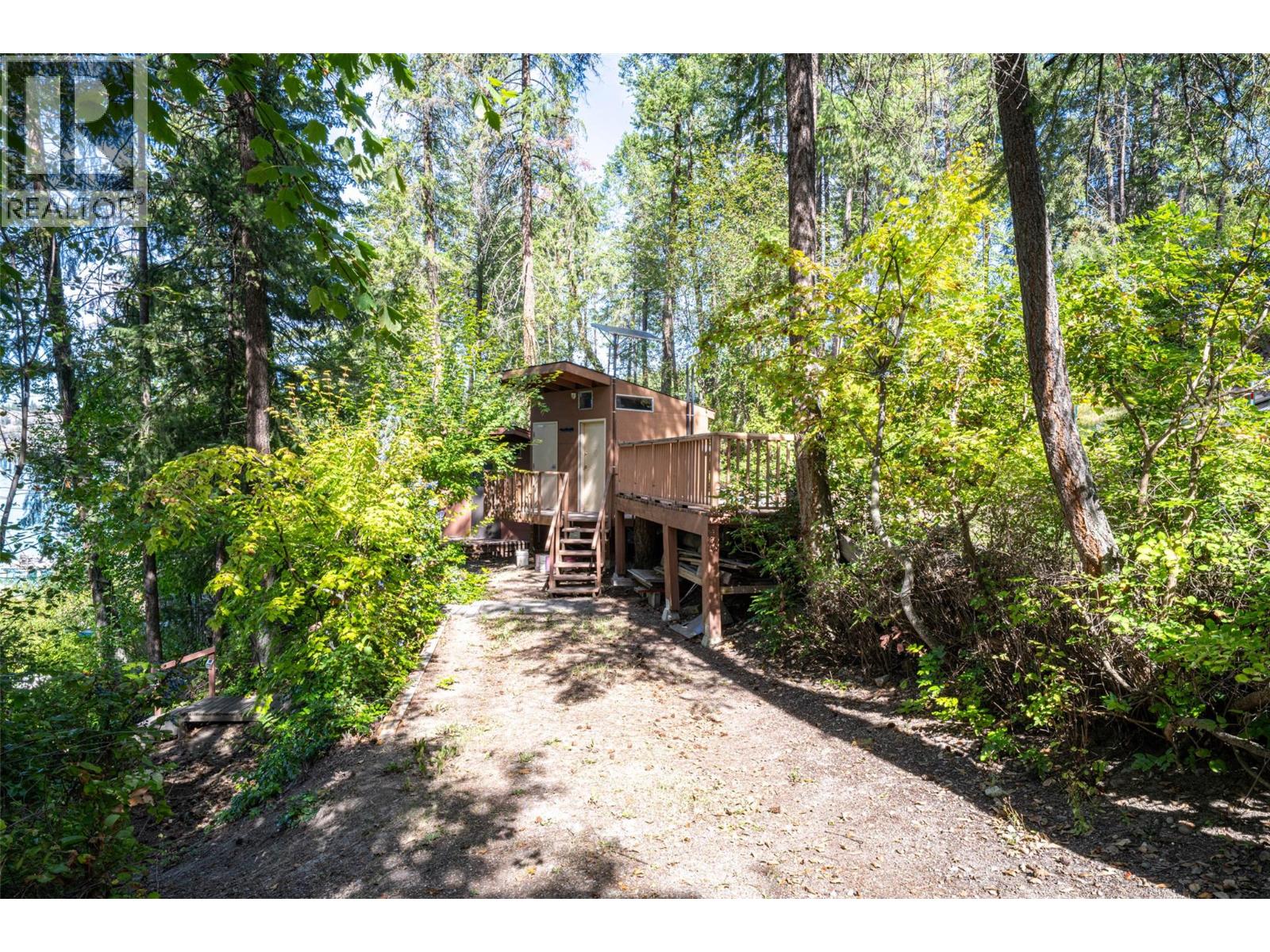 5799 Cosens Bay Road, Coldstream, British Columbia  V1B 1N8 - Photo 31 - 10380180