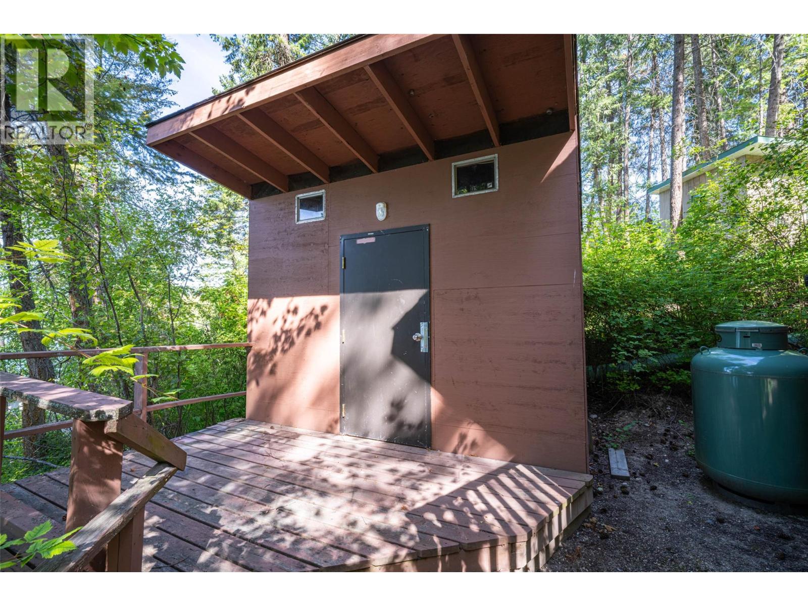 5799 Cosens Bay Road, Coldstream, British Columbia  V1B 1N8 - Photo 33 - 10380180