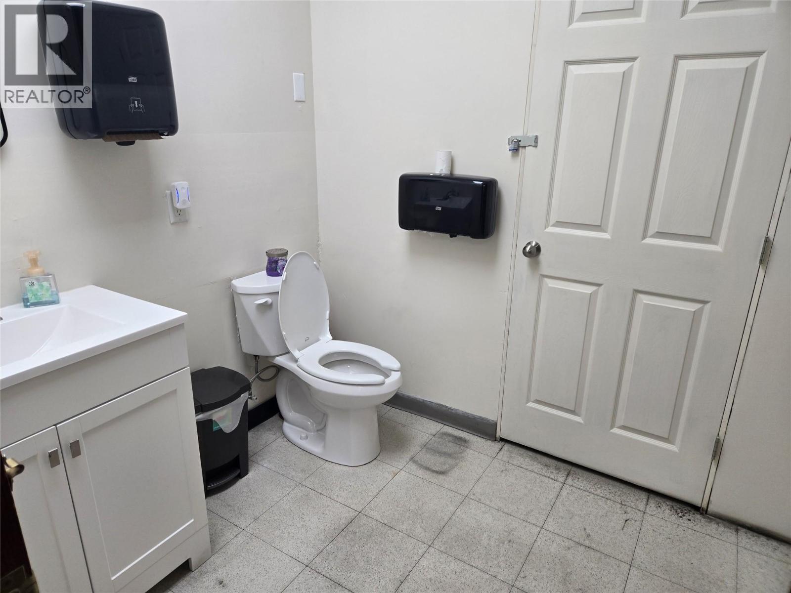 301 Main Street Unit# 101, Penticton, British Columbia  V2A 5B7 - Photo 8 - 10380047