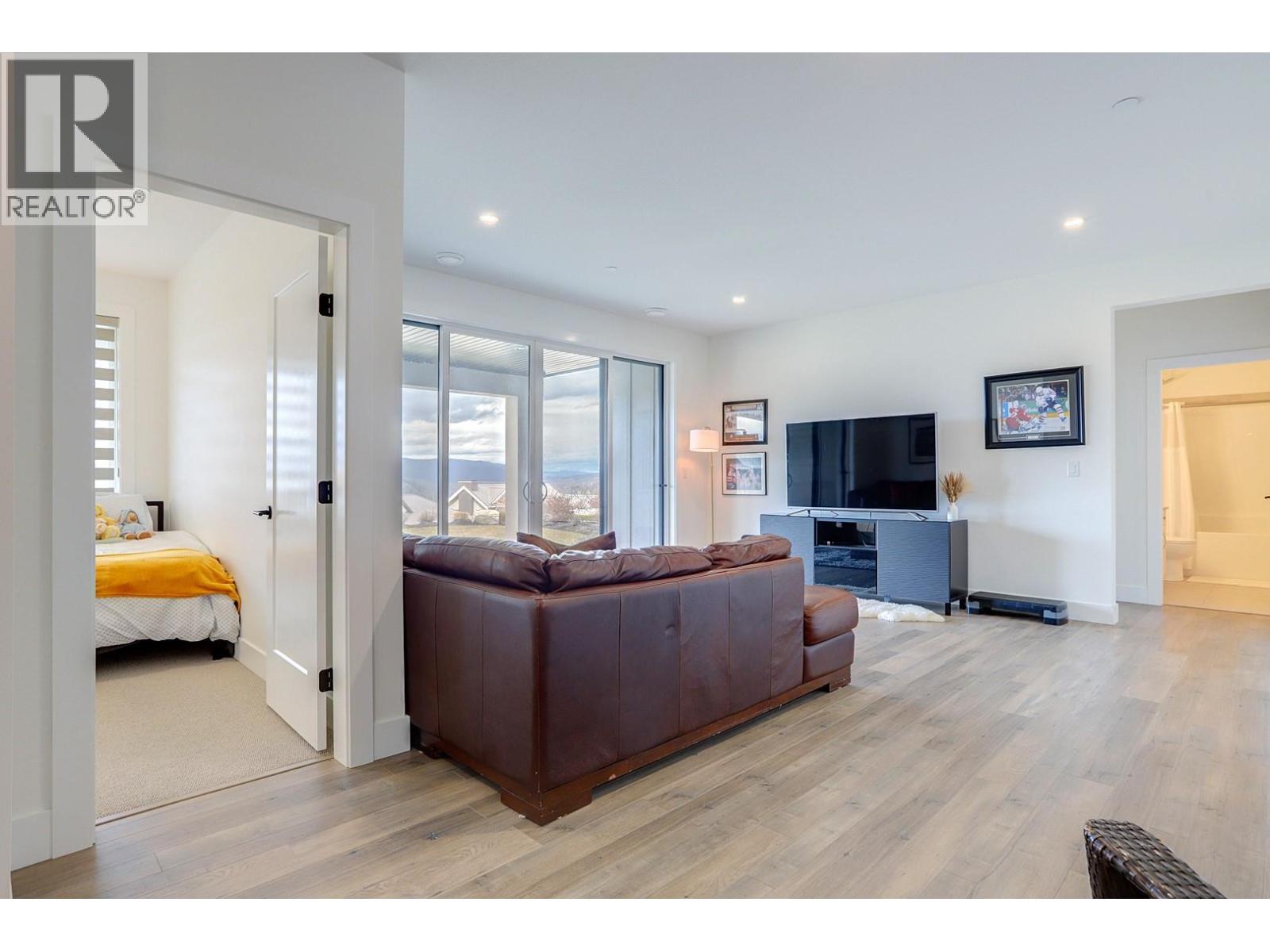 261 Dominion Way, Vernon, British Columbia  V1H 2M1 - Photo 51 - 10379264