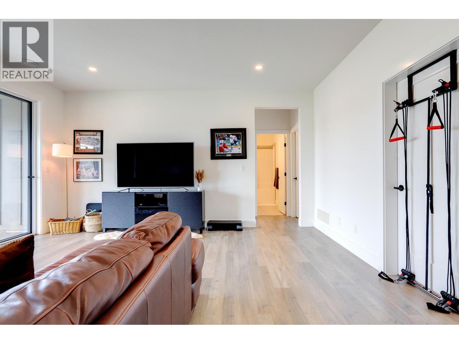261 Dominion Way, Vernon, British Columbia  V1H 2M1 - Photo 52 - 10379264