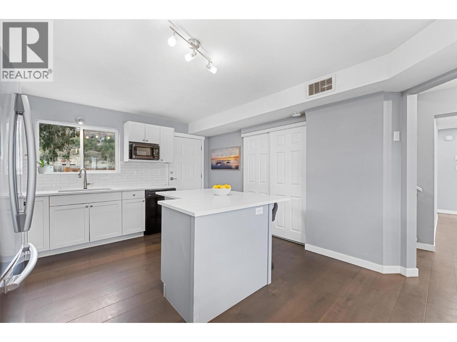 482 Snowsell Street N, Kelowna, British Columbia  V1V 2C7 - Photo 5 - 10379911