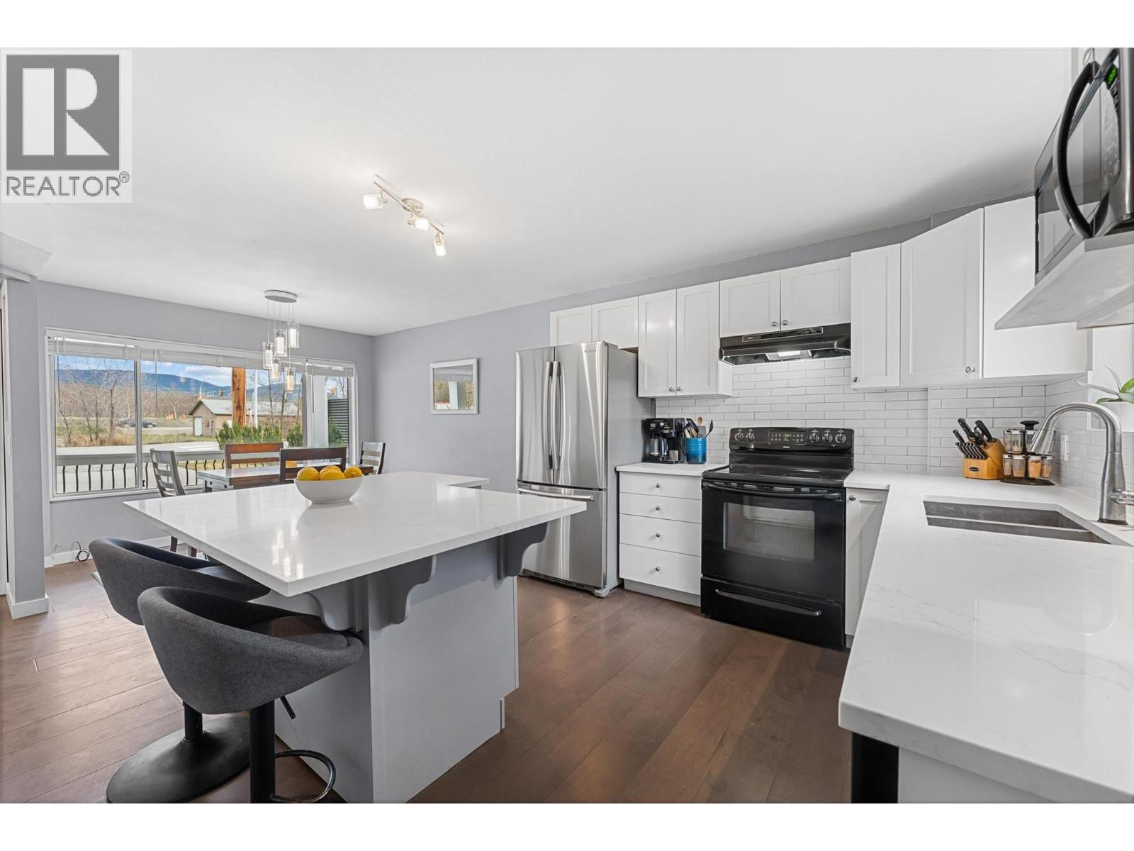 482 Snowsell Street N, Kelowna, British Columbia  V1V 2C7 - Photo 6 - 10379911