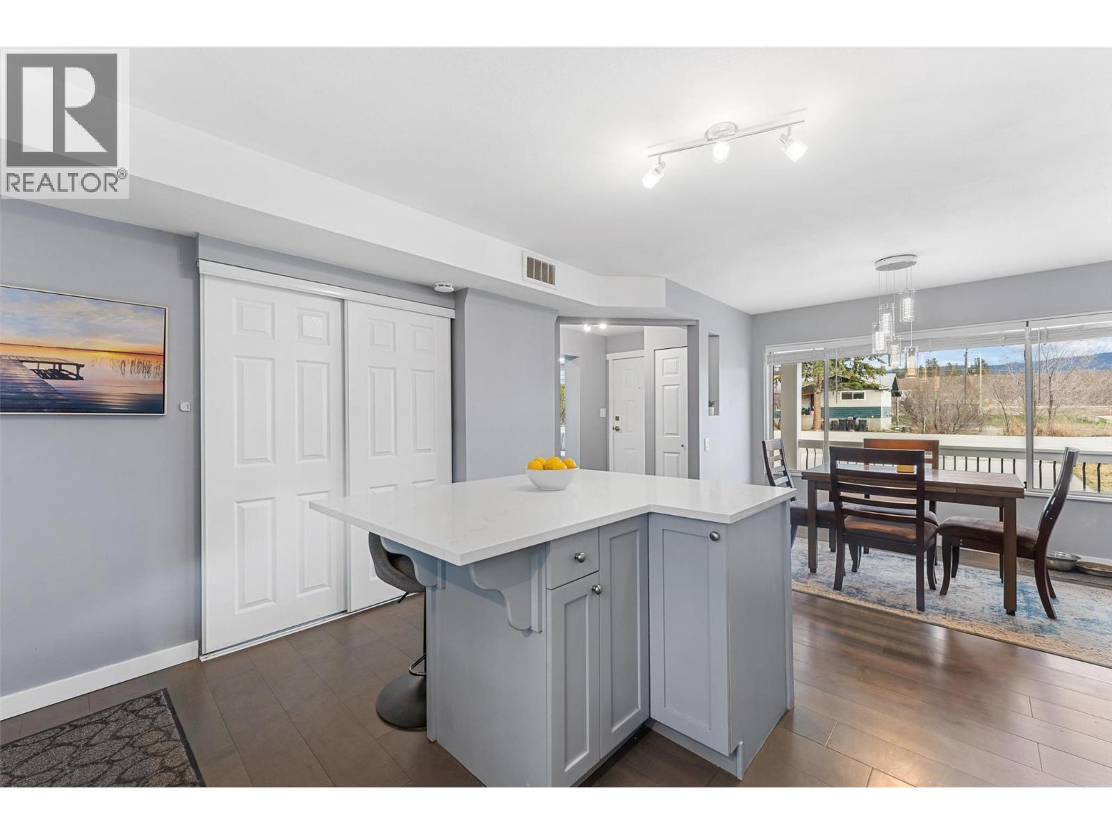 482 Snowsell Street N, Kelowna, British Columbia  V1V 2C7 - Photo 8 - 10379911