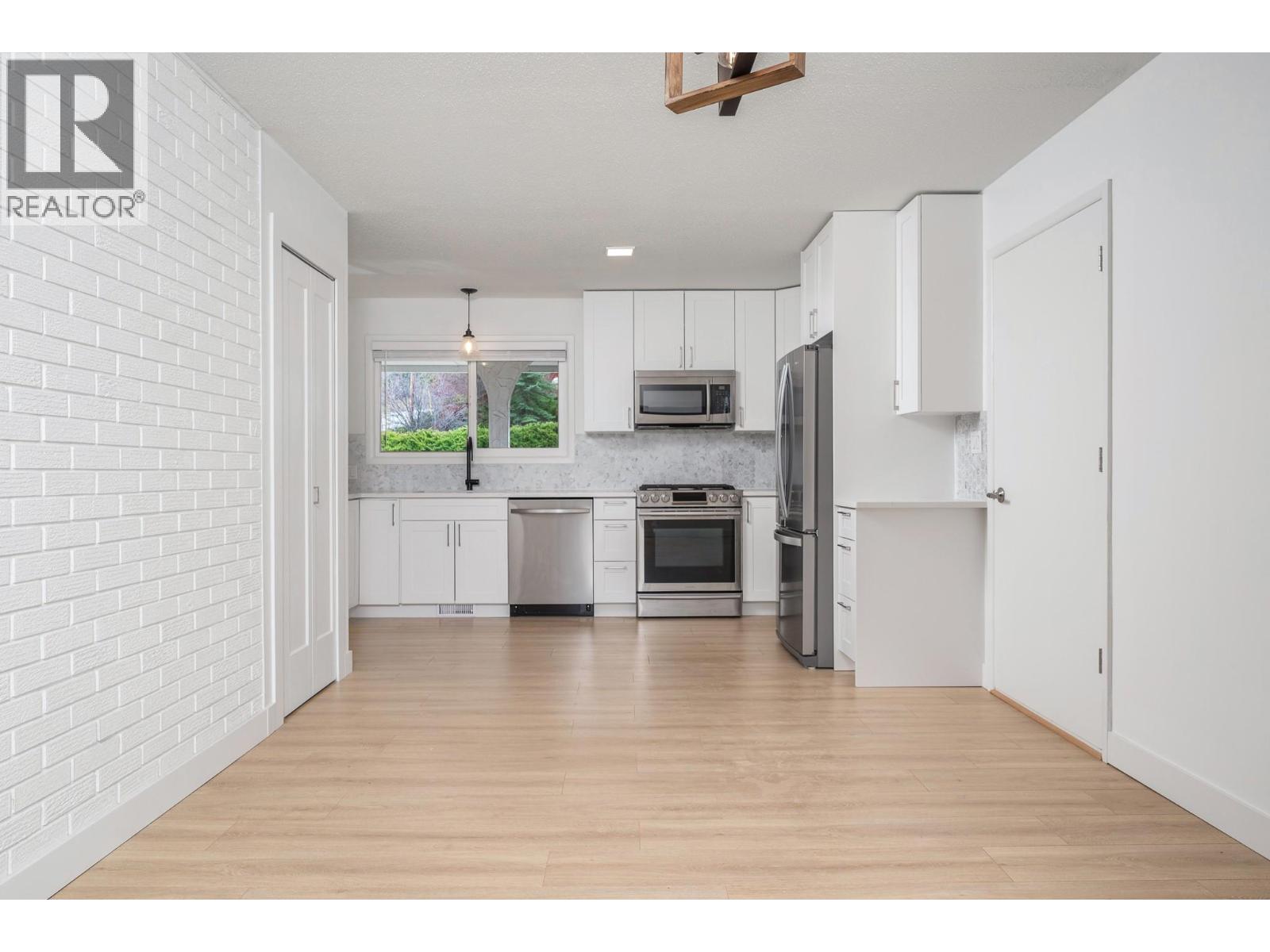 6531 Longacre Drive, Vernon, British Columbia  V1H 1H9 - Photo 7 - 10380227