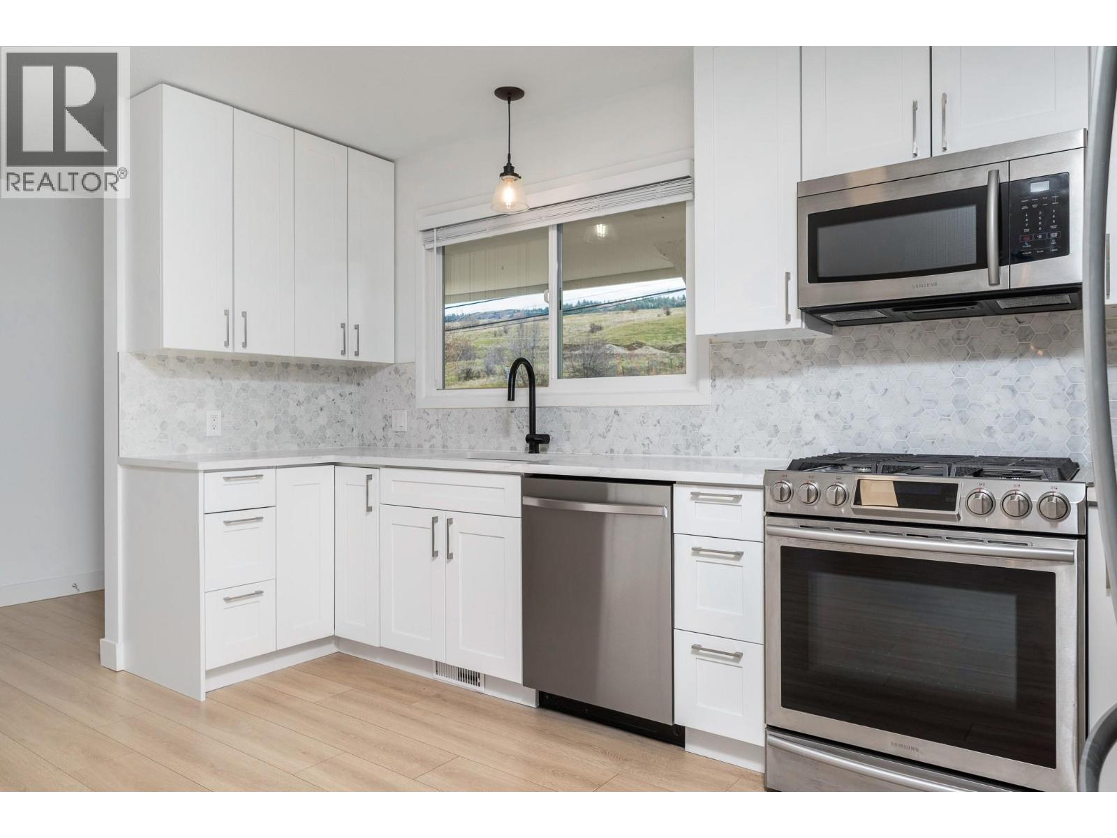 6531 Longacre Drive, Vernon, British Columbia  V1H 1H9 - Photo 8 - 10380227