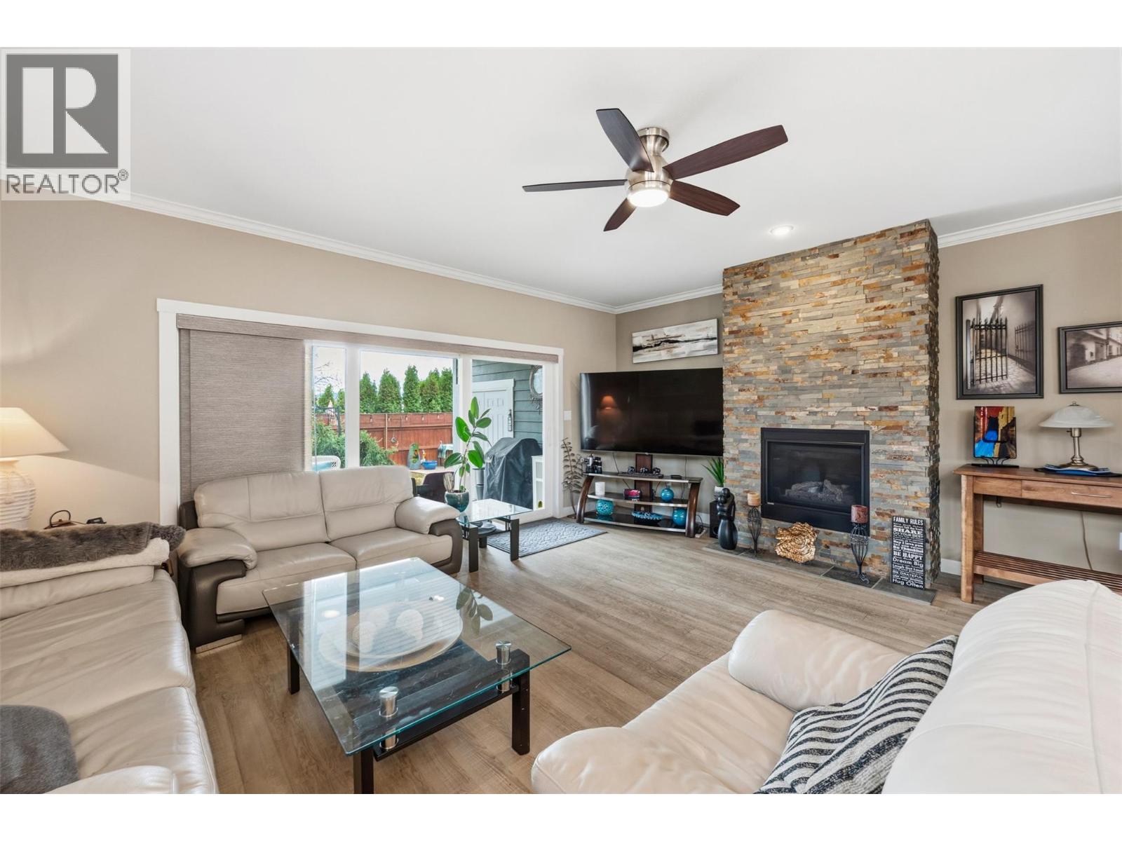 220 Brandon Avenue, Penticton, British Columbia  V2A 3S6 - Photo 2 - 10379297