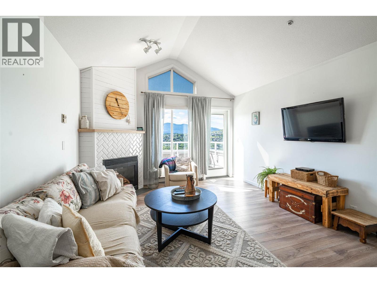 3320 Centennial Drive Unit# 403, Vernon, British Columbia  V1T 9M4 - Photo 5 - 10380266