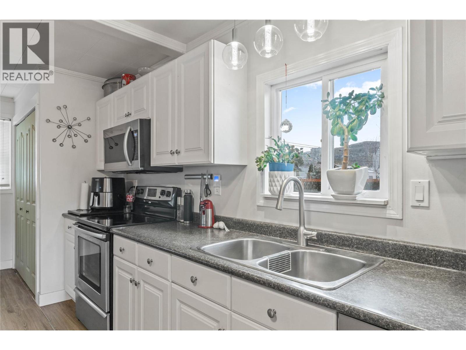 189 Thrupp Street, Kamloops, British Columbia  V2B 4B5 - Photo 10 - 10380211