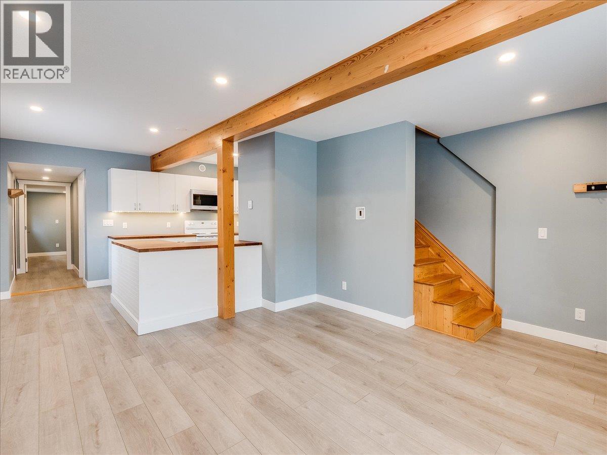 2342 Washington Street, Rossland, British Columbia  V0G 1Y0 - Photo 13 - 10380016