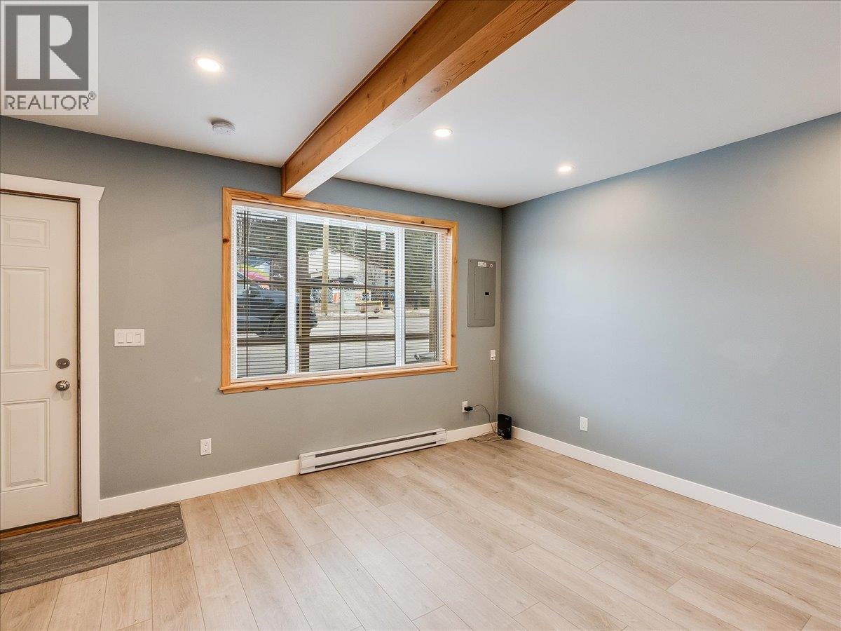 2342 Washington Street, Rossland, British Columbia  V0G 1Y0 - Photo 16 - 10380016