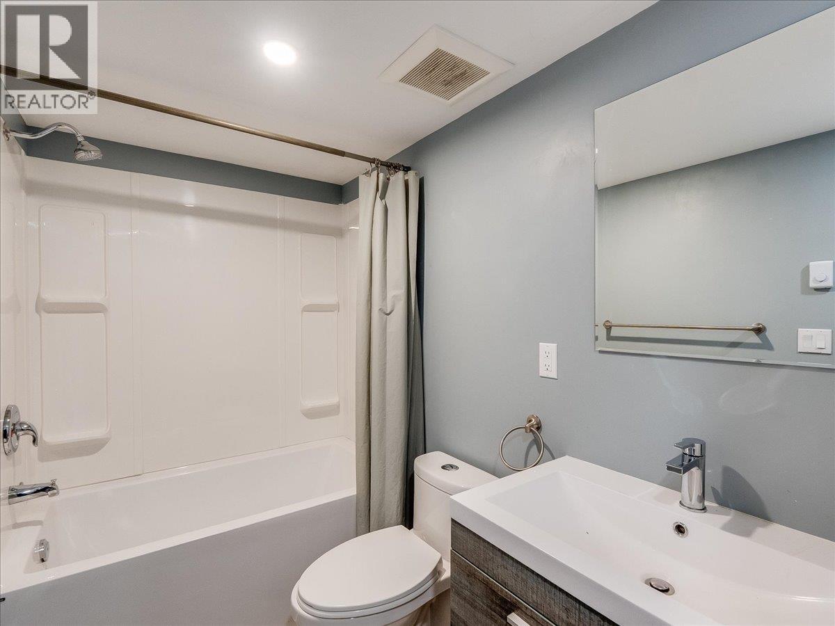 2342 Washington Street, Rossland, British Columbia  V0G 1Y0 - Photo 18 - 10380016