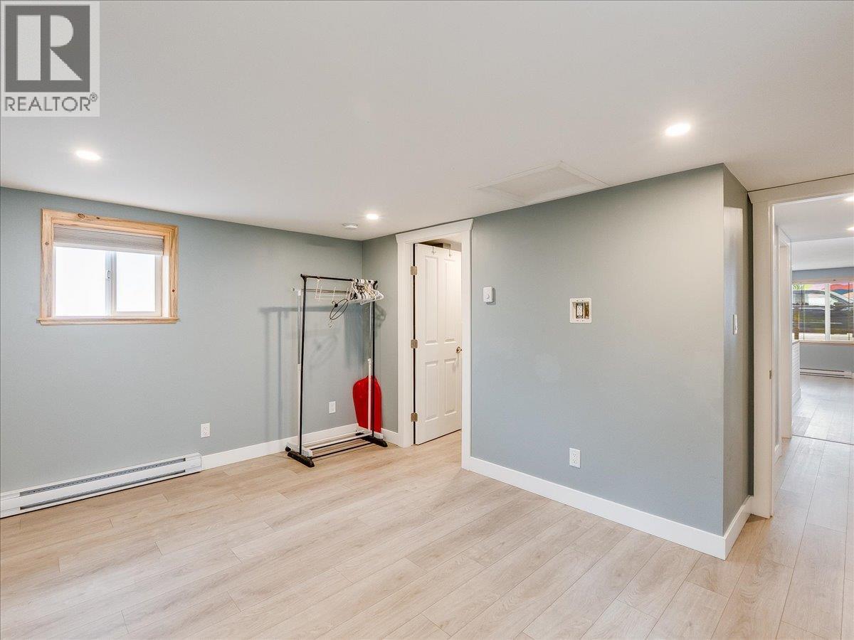 2342 Washington Street, Rossland, British Columbia  V0G 1Y0 - Photo 20 - 10380016