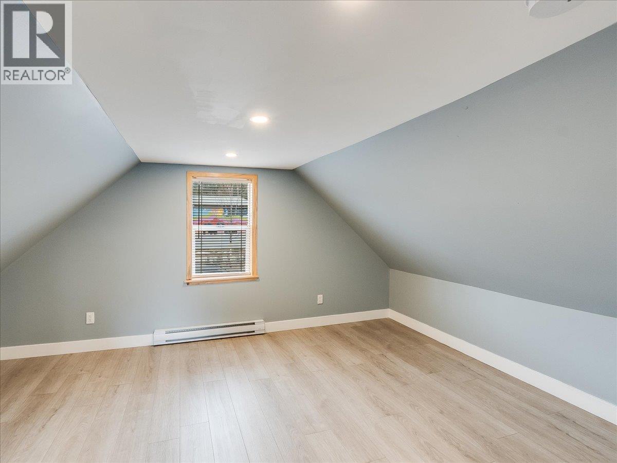 2342 Washington Street, Rossland, British Columbia  V0G 1Y0 - Photo 27 - 10380016