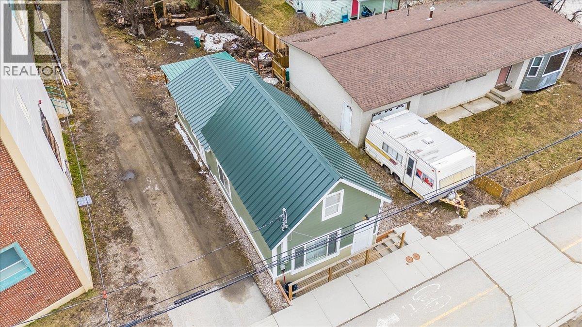 2342 Washington Street, Rossland, British Columbia  V0G 1Y0 - Photo 32 - 10380016