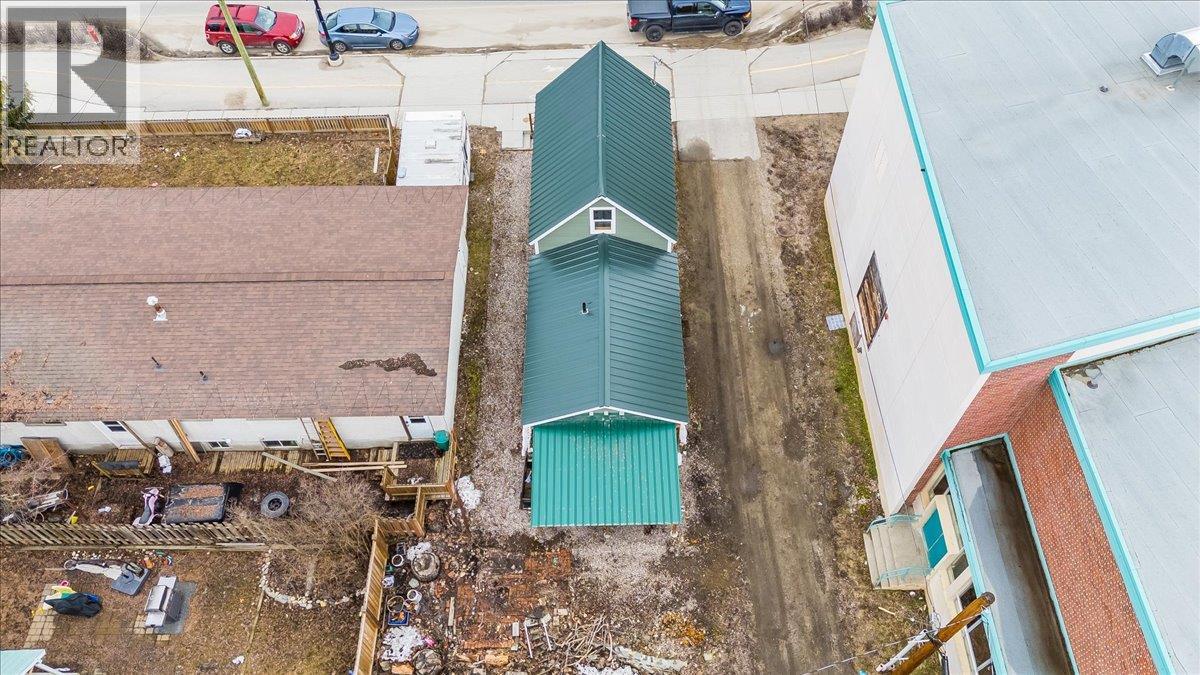 2342 Washington Street, Rossland, British Columbia  V0G 1Y0 - Photo 33 - 10380016