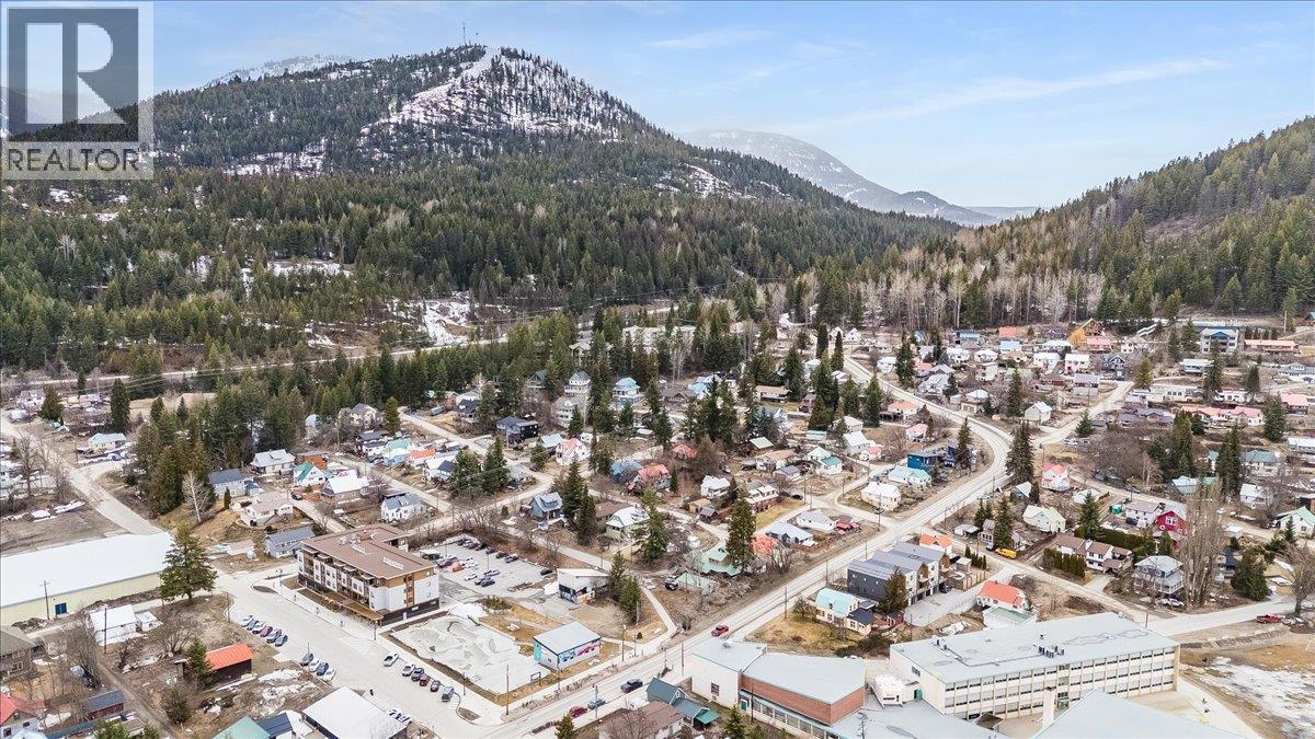 2342 Washington Street, Rossland, British Columbia  V0G 1Y0 - Photo 36 - 10380016