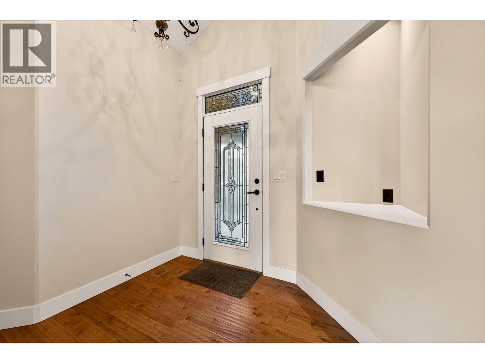 1067 Quail Drive, Kamloops, British Columbia  V2B 8N9 - Photo 2 - 10380238