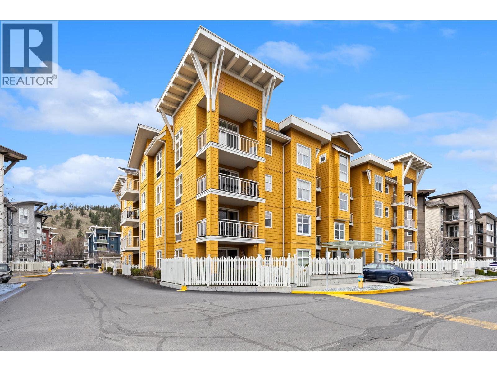 571 Yates Road Unit# 403, kelowna, British Columbia