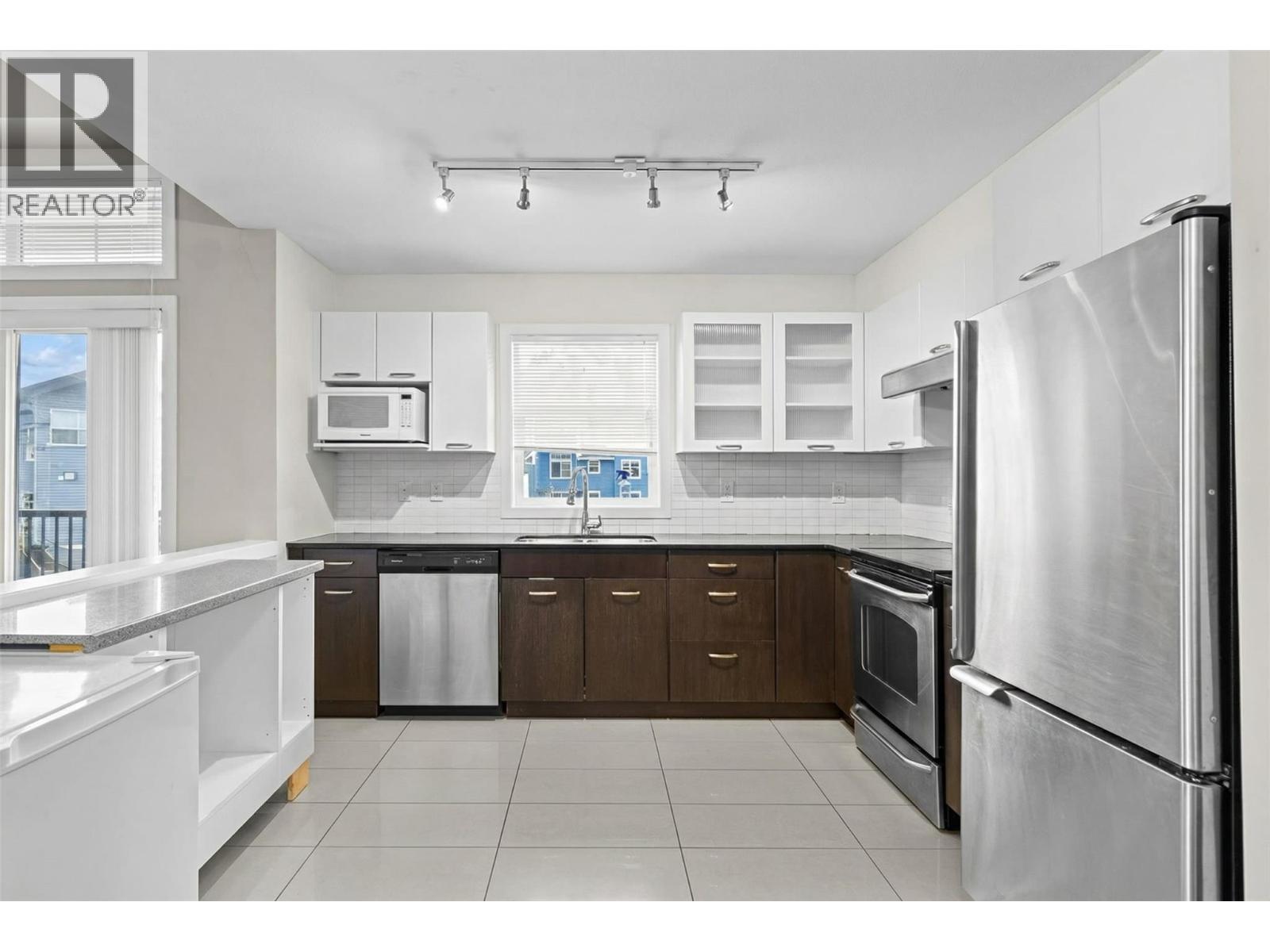571 Yates Road Unit# 403, Kelowna, British Columbia  V1V 2V5 - Photo 4 - 10380299