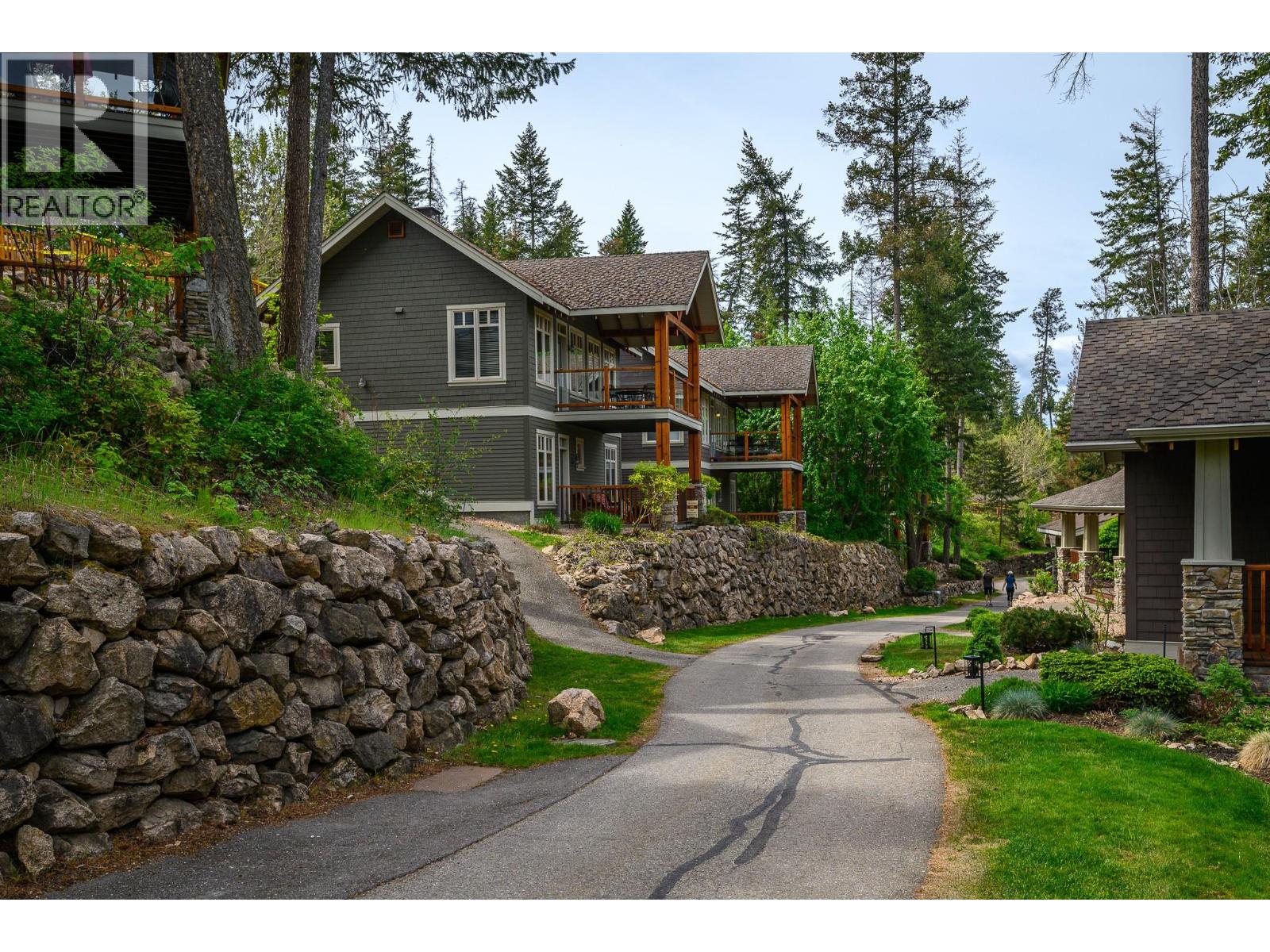 251 Predator Ridge Drive Unit# 12, Vernon, British Columbia  V1H 1V2 - Photo 4 - 10380277