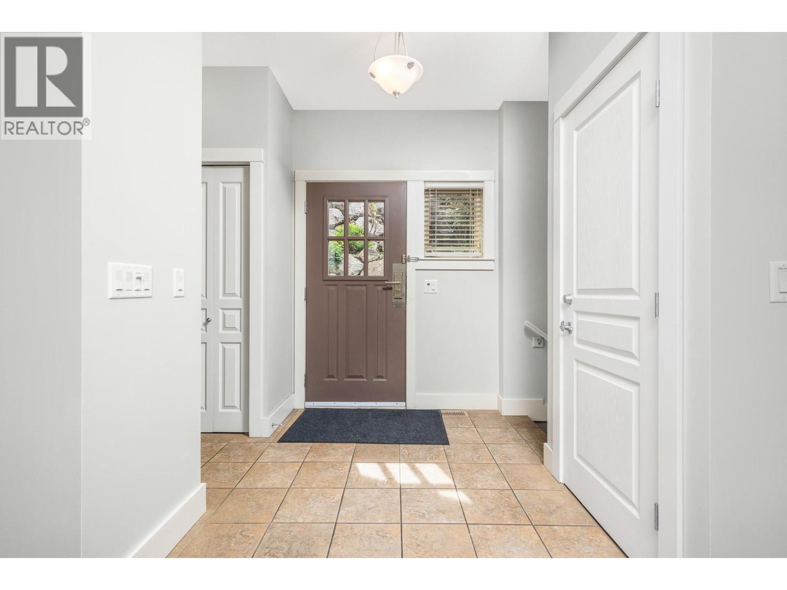 251 Predator Ridge Drive Unit# 12, Vernon, British Columbia  V1H 1V2 - Photo 5 - 10380277