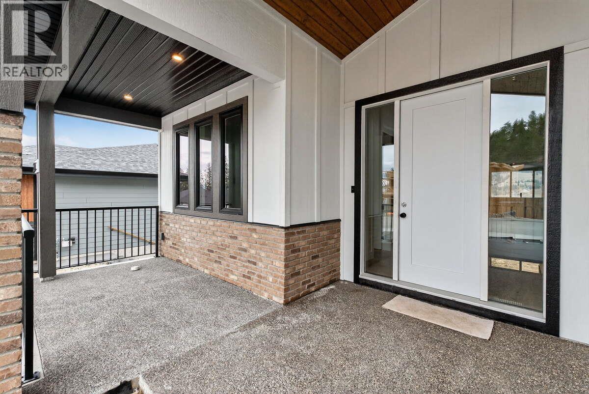 2150 Montenegro Drive, Kelowna, British Columbia  V1P 0B2 - Photo 2 - 10380330