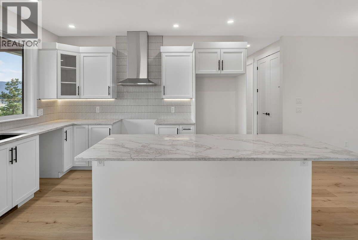 2150 Montenegro Drive, Kelowna, British Columbia  V1P 0B2 - Photo 8 - 10380330