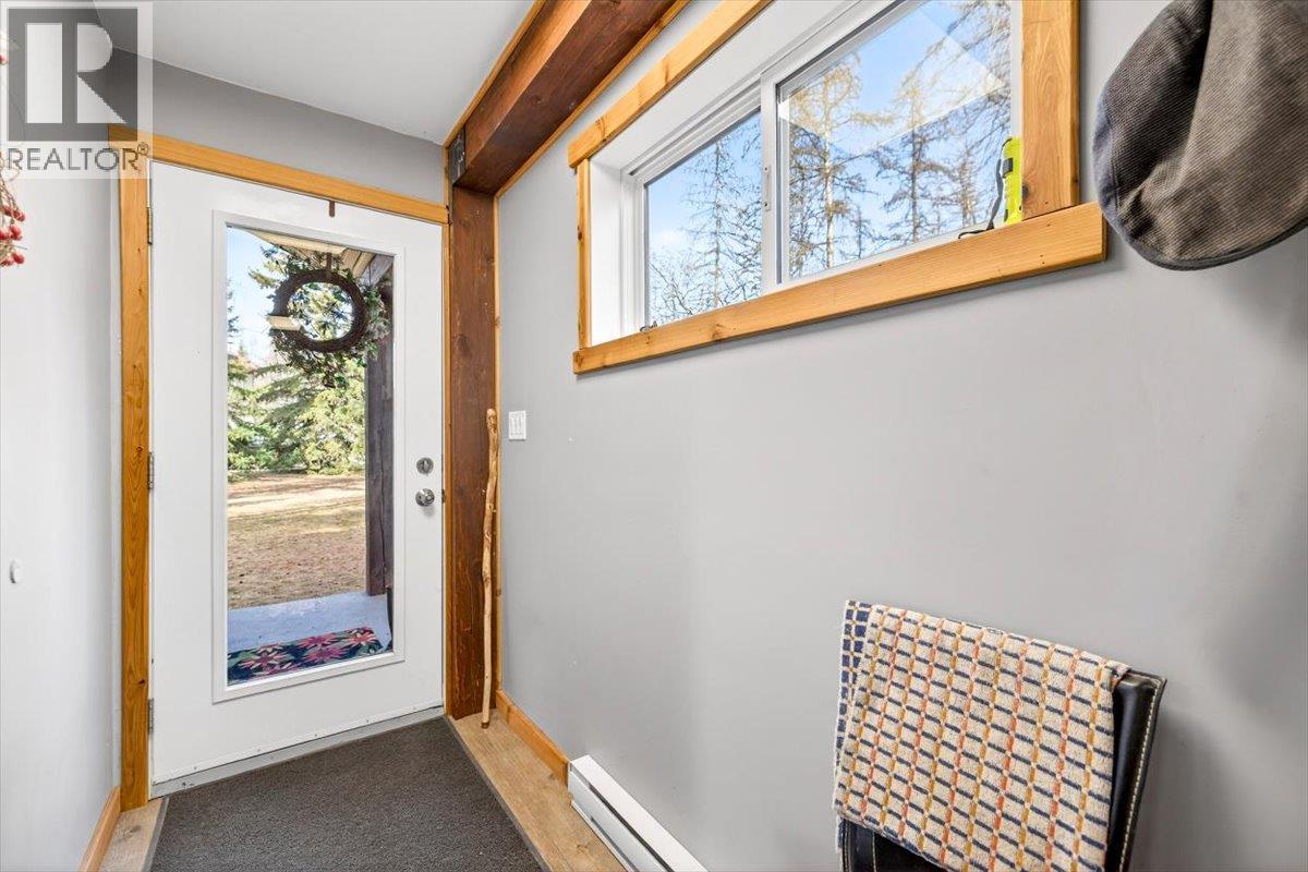 1536 Tie Lake Loop Rd. N Road, Jaffray, British Columbia  V0B 1T0 - Photo 9 - 10379679