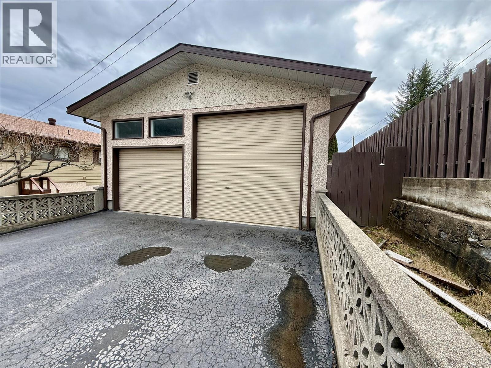 502 5th Avenue, Castlegar, British Columbia  V1N 1W2 - Photo 33 - 10380271