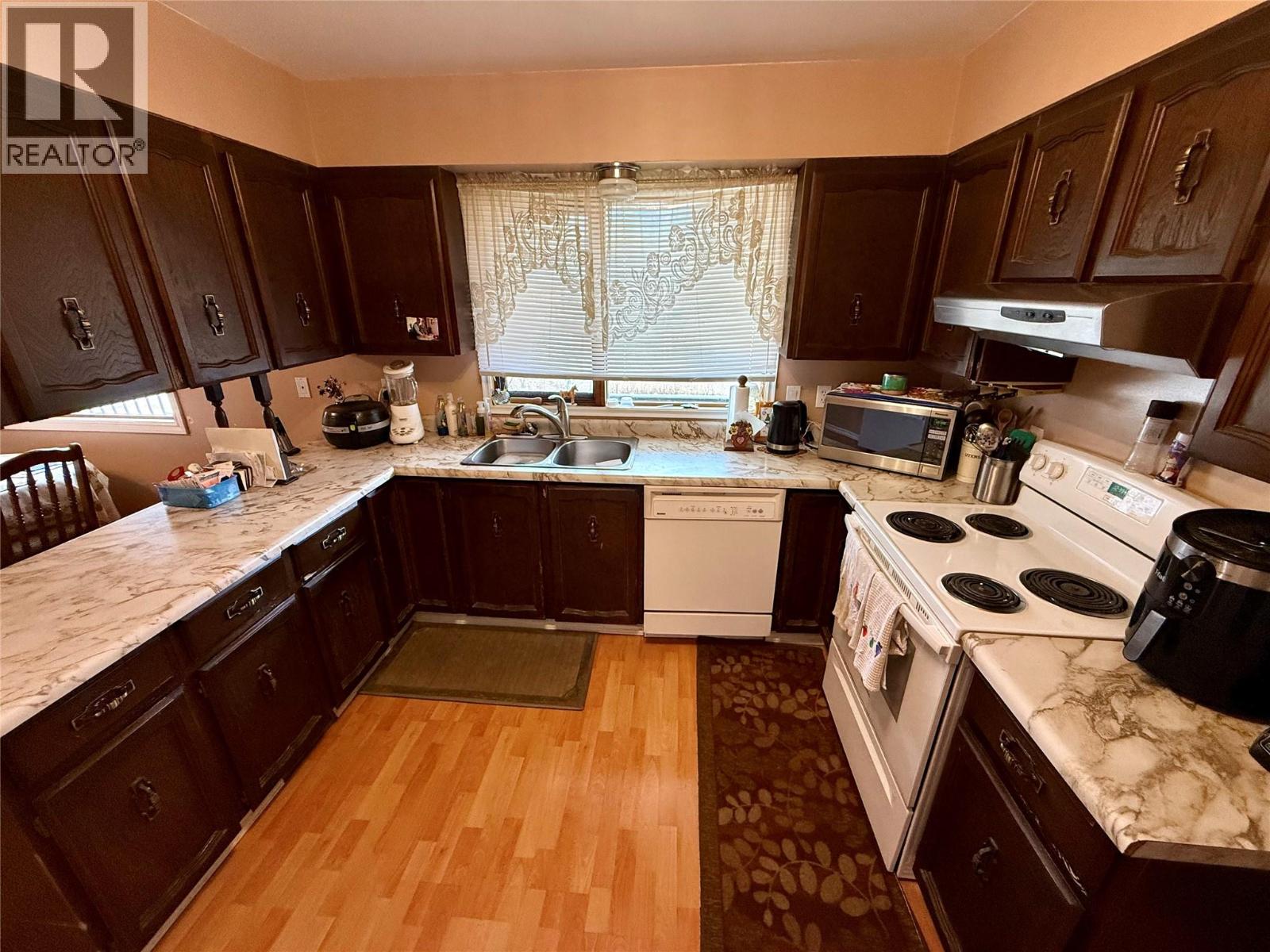 502 5th Avenue, Castlegar, British Columbia  V1N 1W2 - Photo 5 - 10380271
