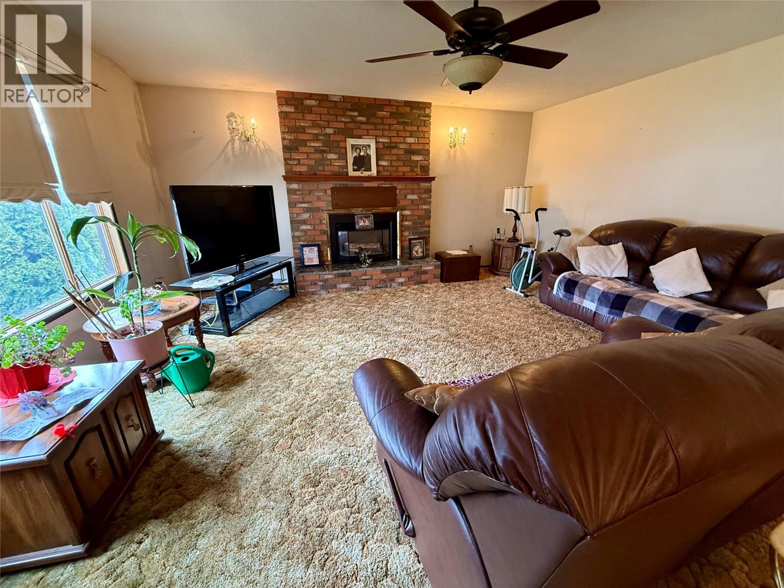 502 5th Avenue, Castlegar, British Columbia  V1N 1W2 - Photo 9 - 10380271