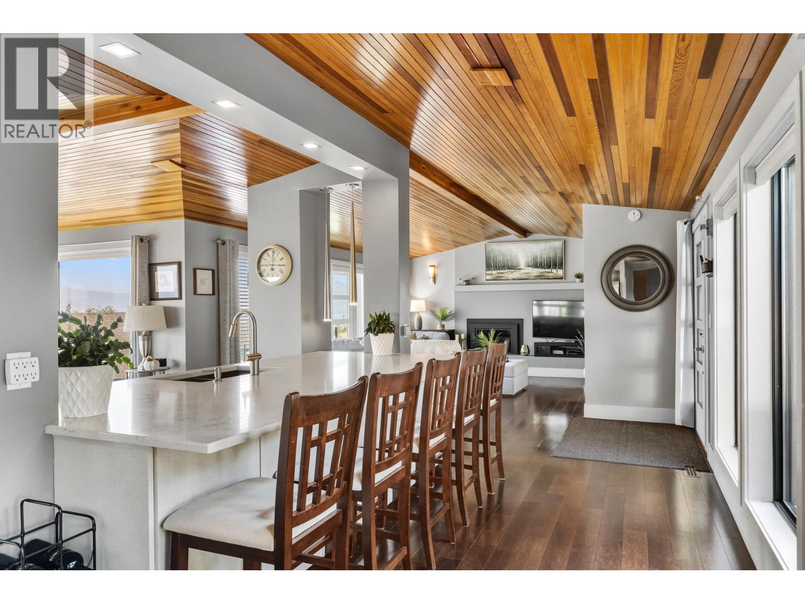 6555 Sherburn Road, Peachland, British Columbia  V0H 1X7 - Photo 10 - 10380104
