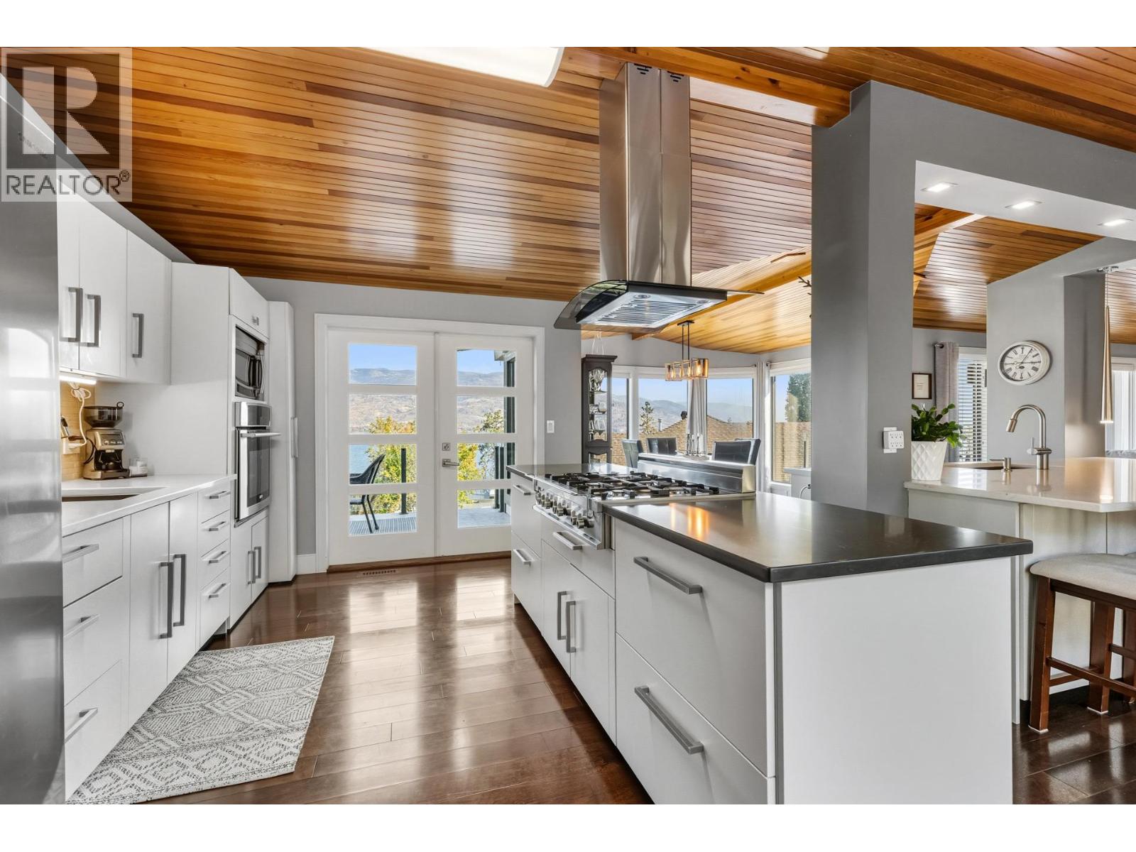 6555 Sherburn Road, Peachland, British Columbia  V0H 1X7 - Photo 16 - 10380104