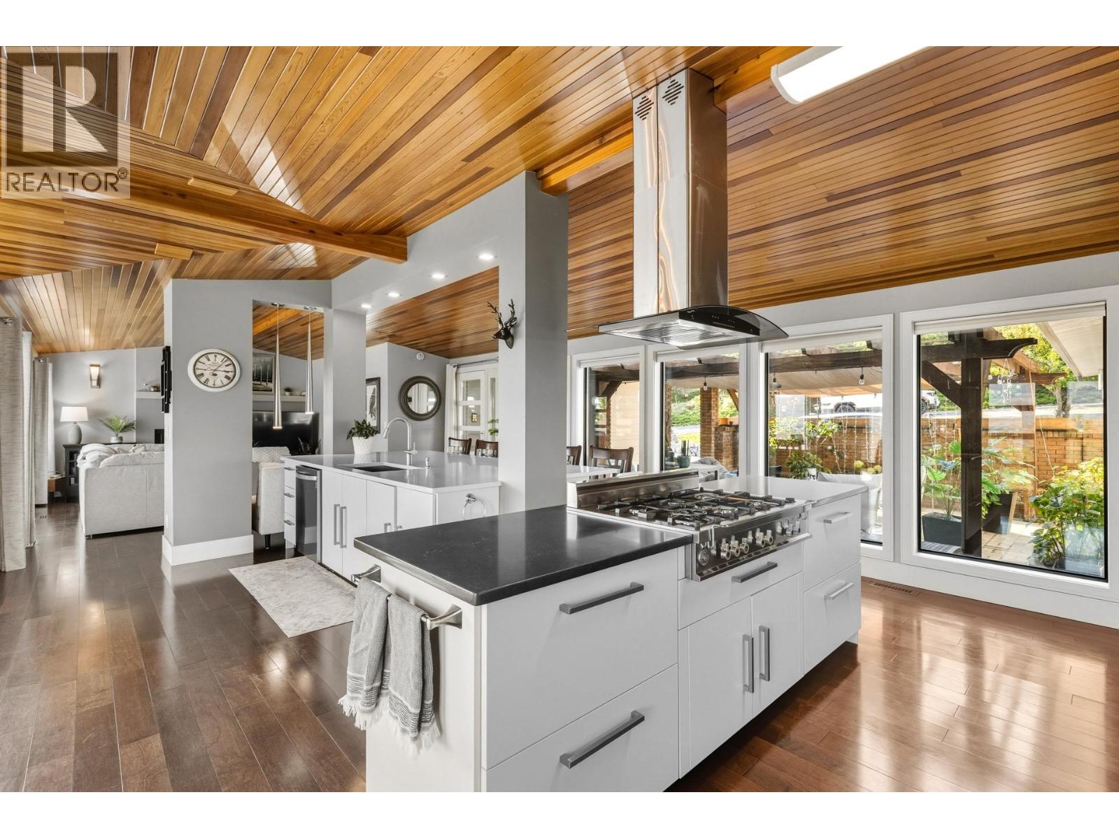 6555 Sherburn Road, Peachland, British Columbia  V0H 1X7 - Photo 17 - 10380104