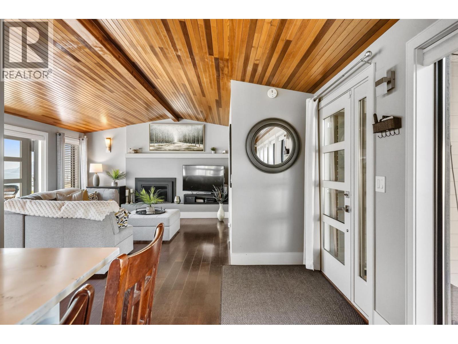 6555 Sherburn Road, Peachland, British Columbia  V0H 1X7 - Photo 8 - 10380104