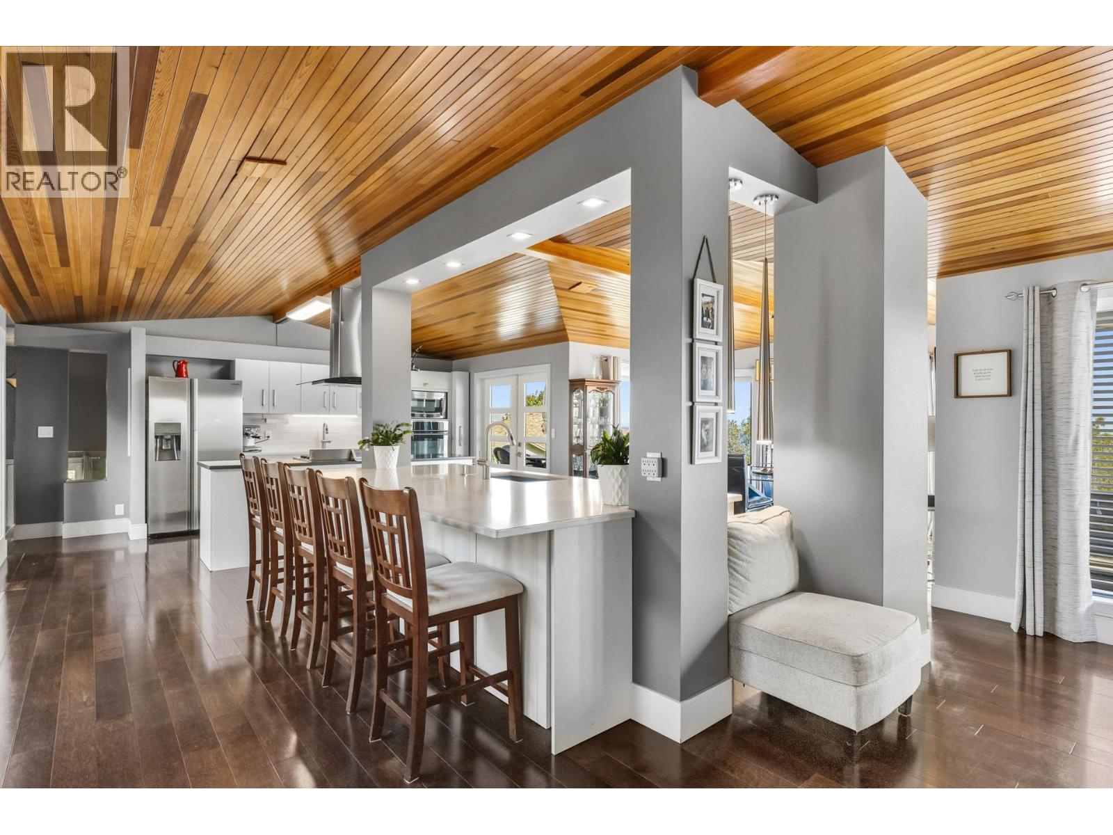 6555 Sherburn Road, Peachland, British Columbia  V0H 1X7 - Photo 9 - 10380104