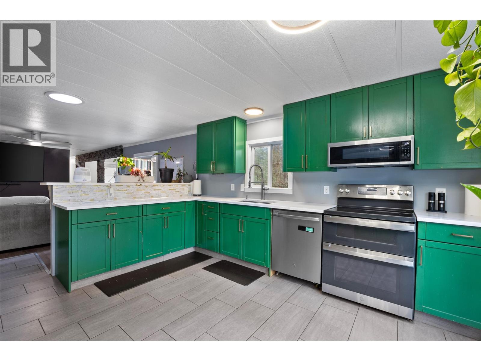 392 Walterdale Road, Kamloops, British Columbia  V2C 6H1 - Photo 10 - 10379330
