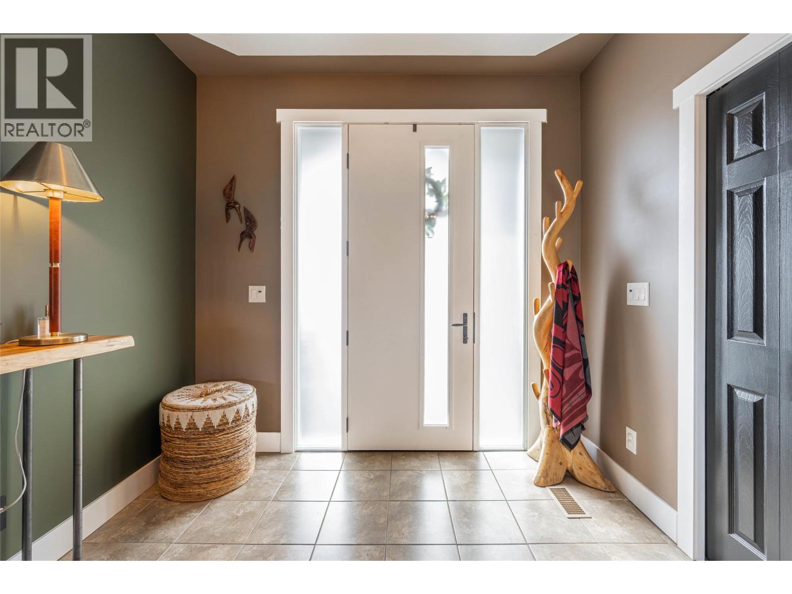 6963 Chardonnay Place, Oliver, British Columbia  V0H 1T4 - Photo 6 - 10378919