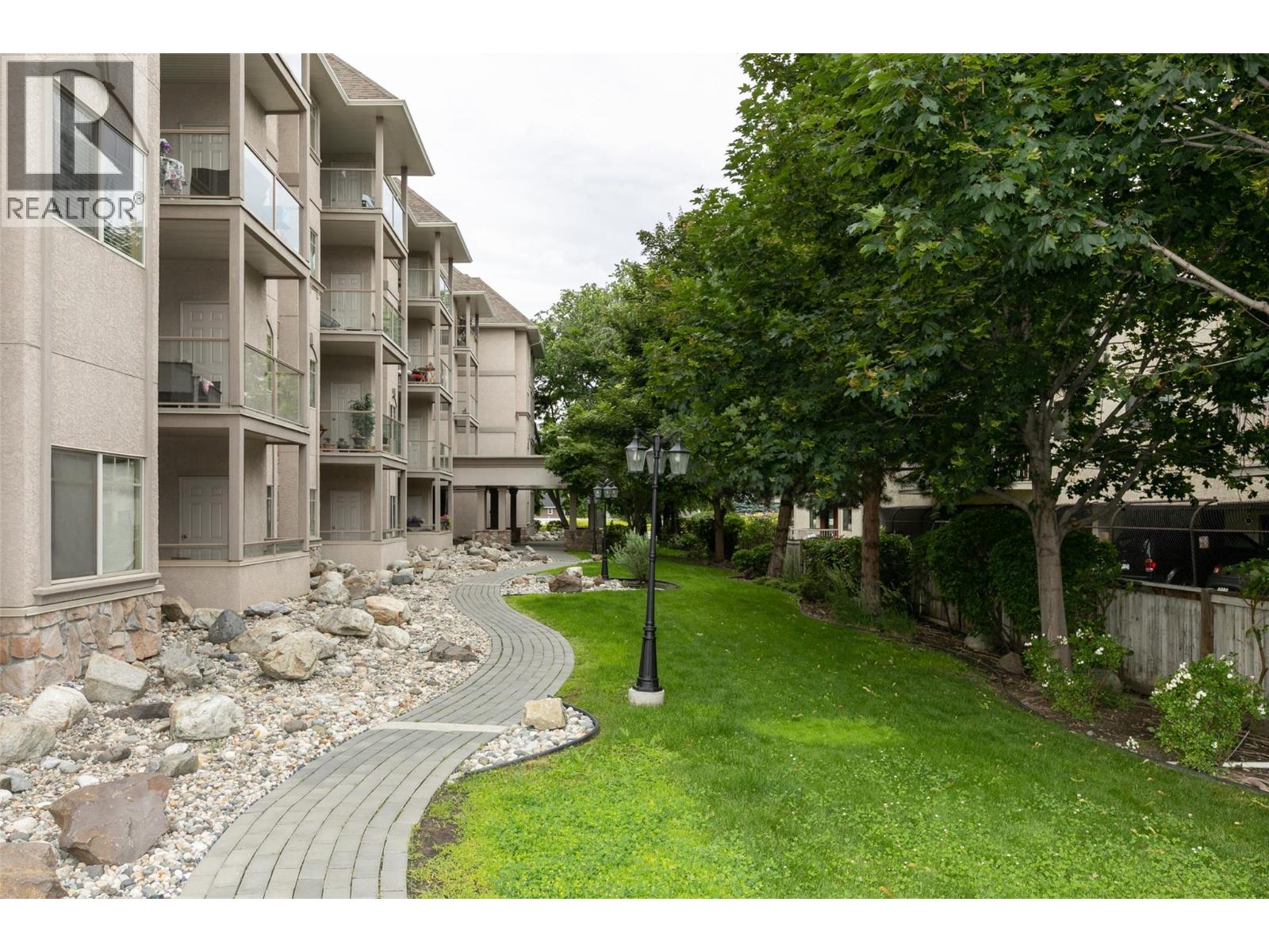 1007 Harvey Avenue Unit# 208, Kelowna, British Columbia  V1Y 6B1 - Photo 2 - 10380338