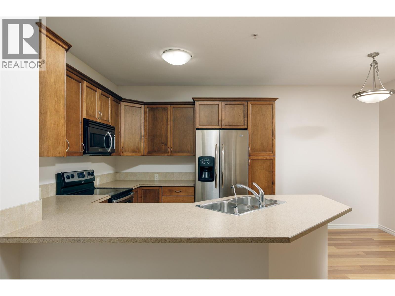 1007 Harvey Avenue Unit# 208, Kelowna, British Columbia  V1Y 6B1 - Photo 3 - 10380338