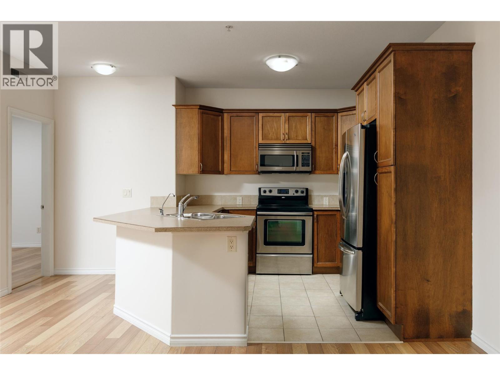 1007 Harvey Avenue Unit# 208, Kelowna, British Columbia  V1Y 6B1 - Photo 4 - 10380338