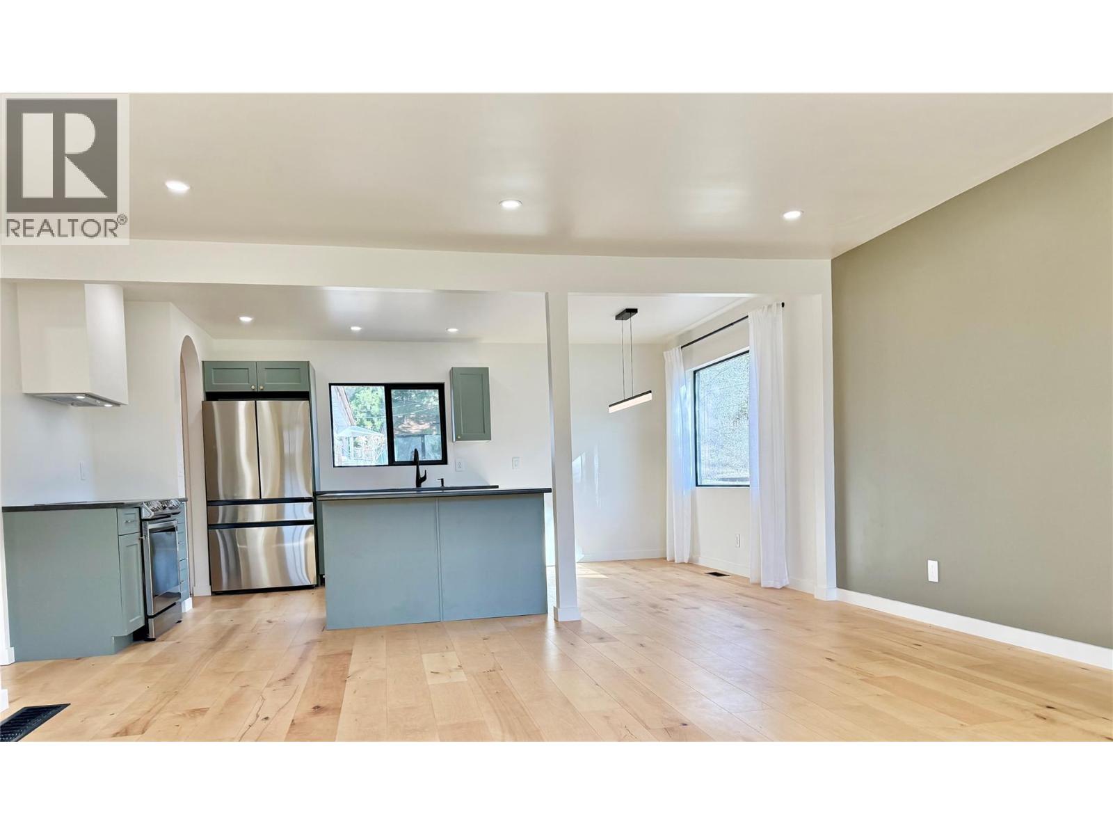 6295 College Road, Grand Forks, British Columbia  V0H 1H2 - Photo 3 - 10380293